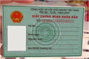 Bản gốc Chứng minh nhân dân của người làm thủ tục xin cấp hộ chiếu.