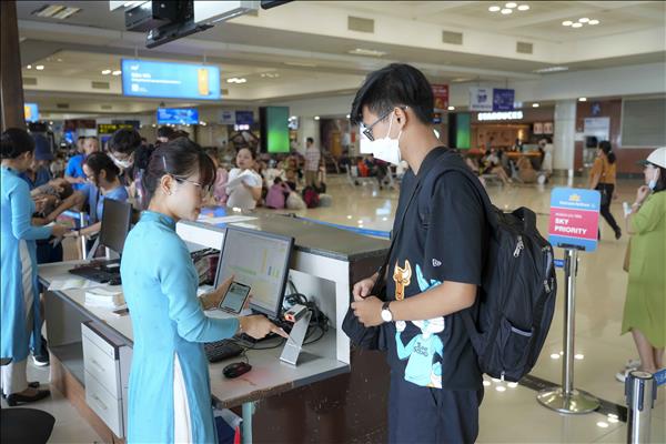 cách sử dụng VNeID chi tiết khi check in ở sân bay