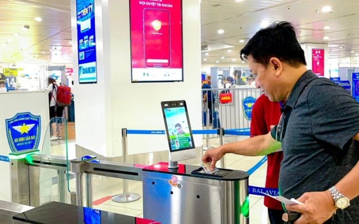 cách sử dụng VNeID chi tiết khi check in ở sân bay