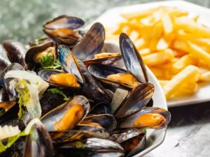 Moules frites - Món ngon trứ danh tại Bỉ bạn nên thử