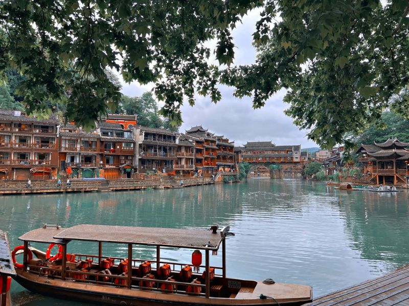 Những điểm đến thú vị tại Phượng Hoàng Cổ Trấn