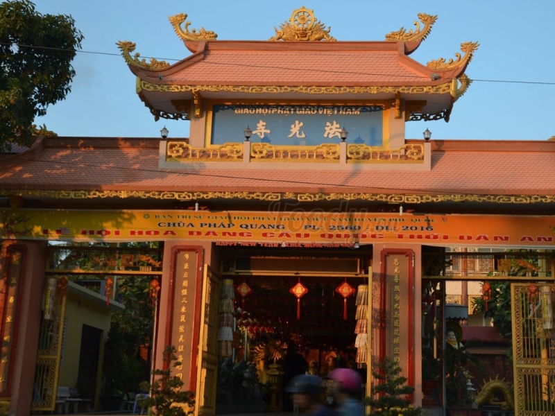 Chùa Pháp Quang địa điểm đáng đến khi du lịch Phú Quốc